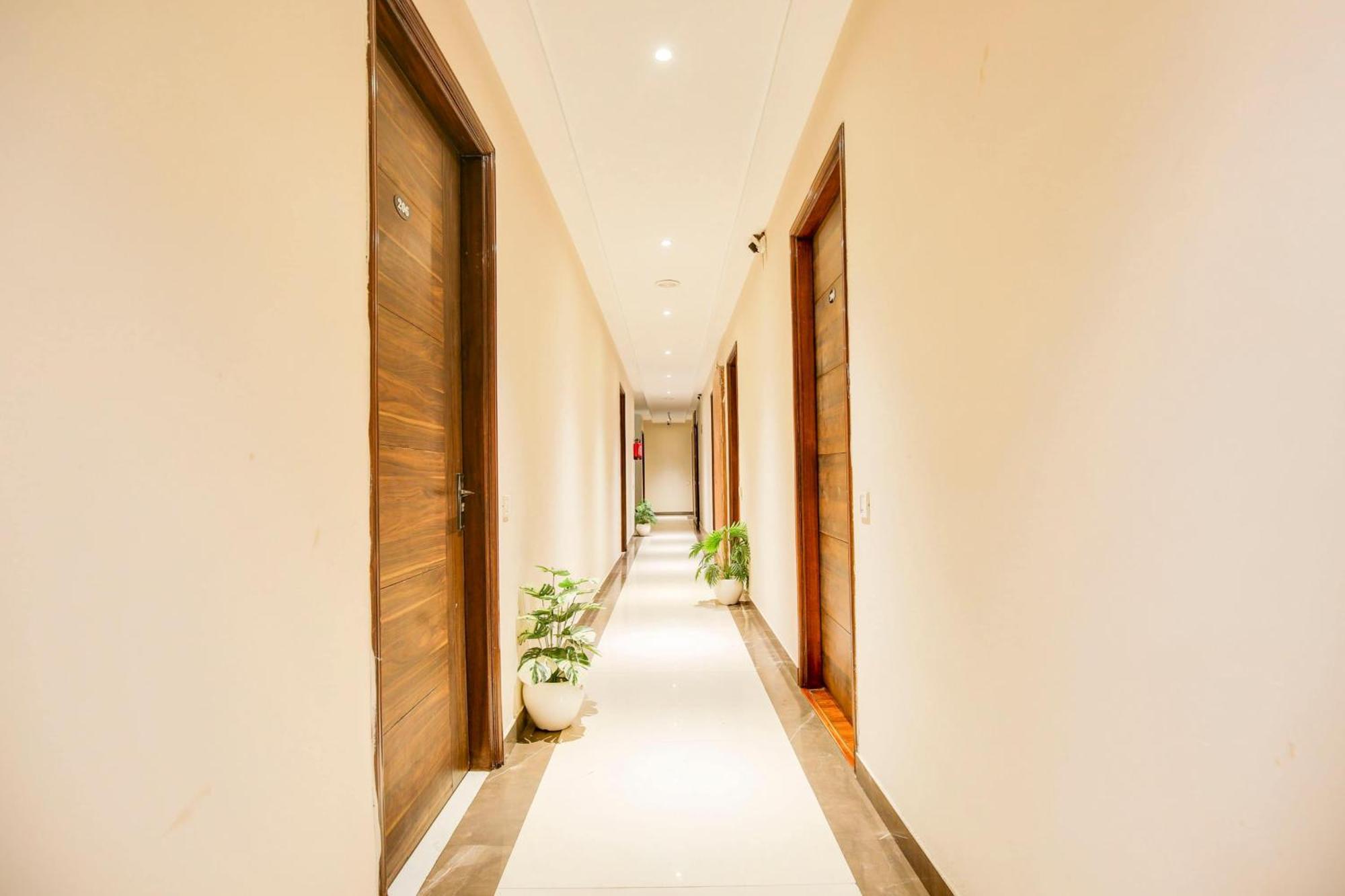 Super Townhouse Grand Fortune Amritsar Exteriör bild