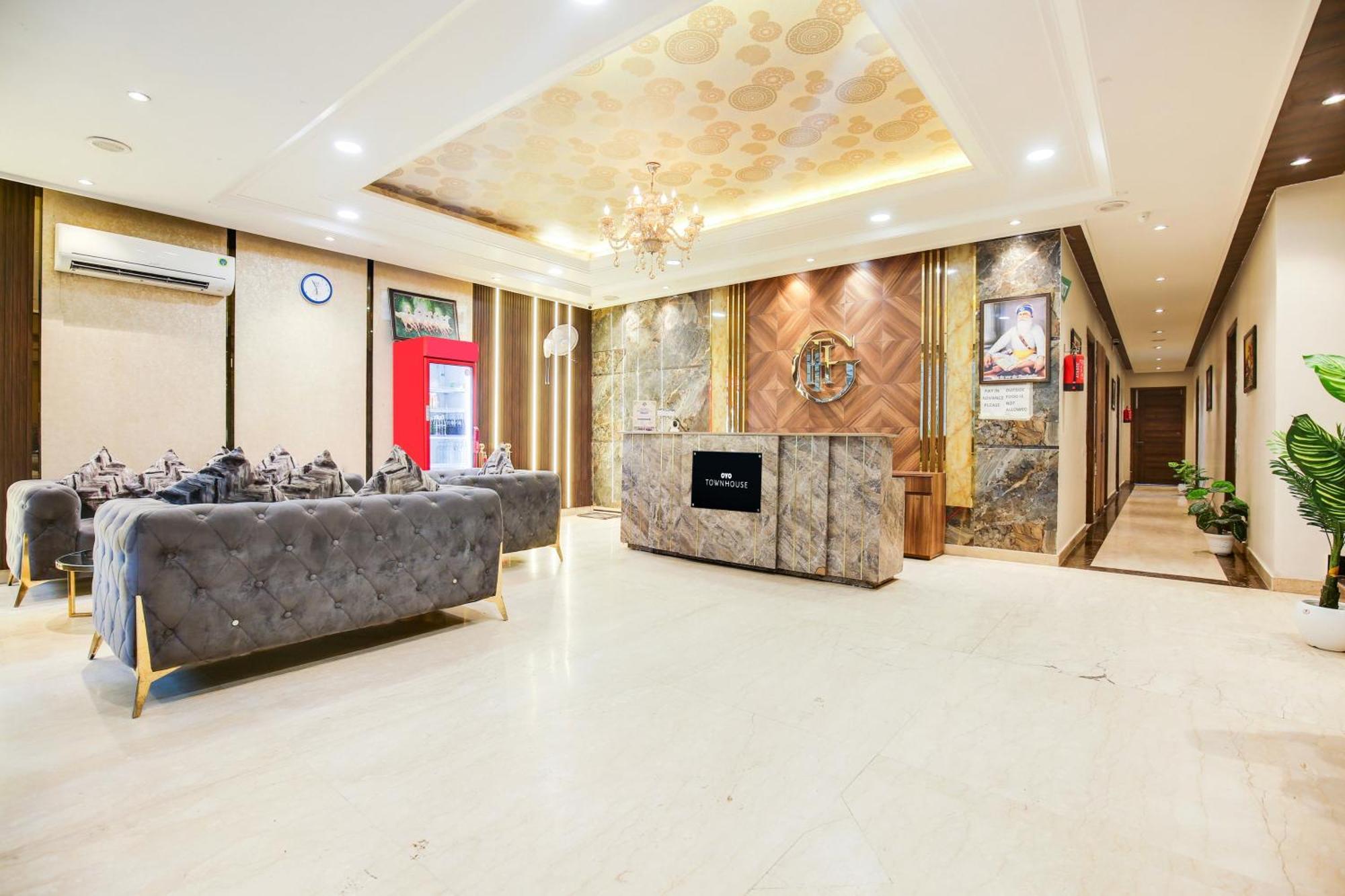 Super Townhouse Grand Fortune Amritsar Exteriör bild