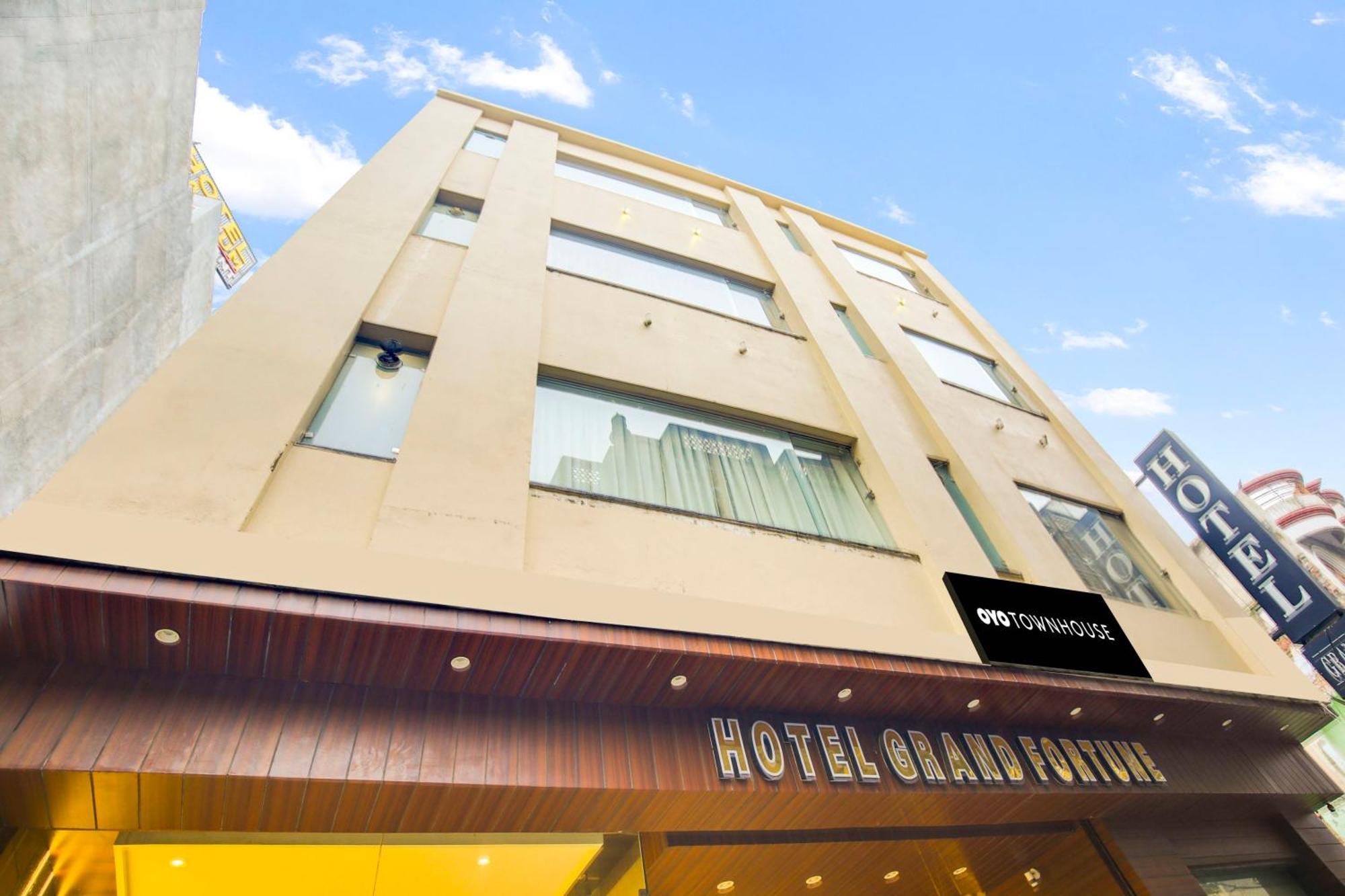 Super Townhouse Grand Fortune Amritsar Exteriör bild