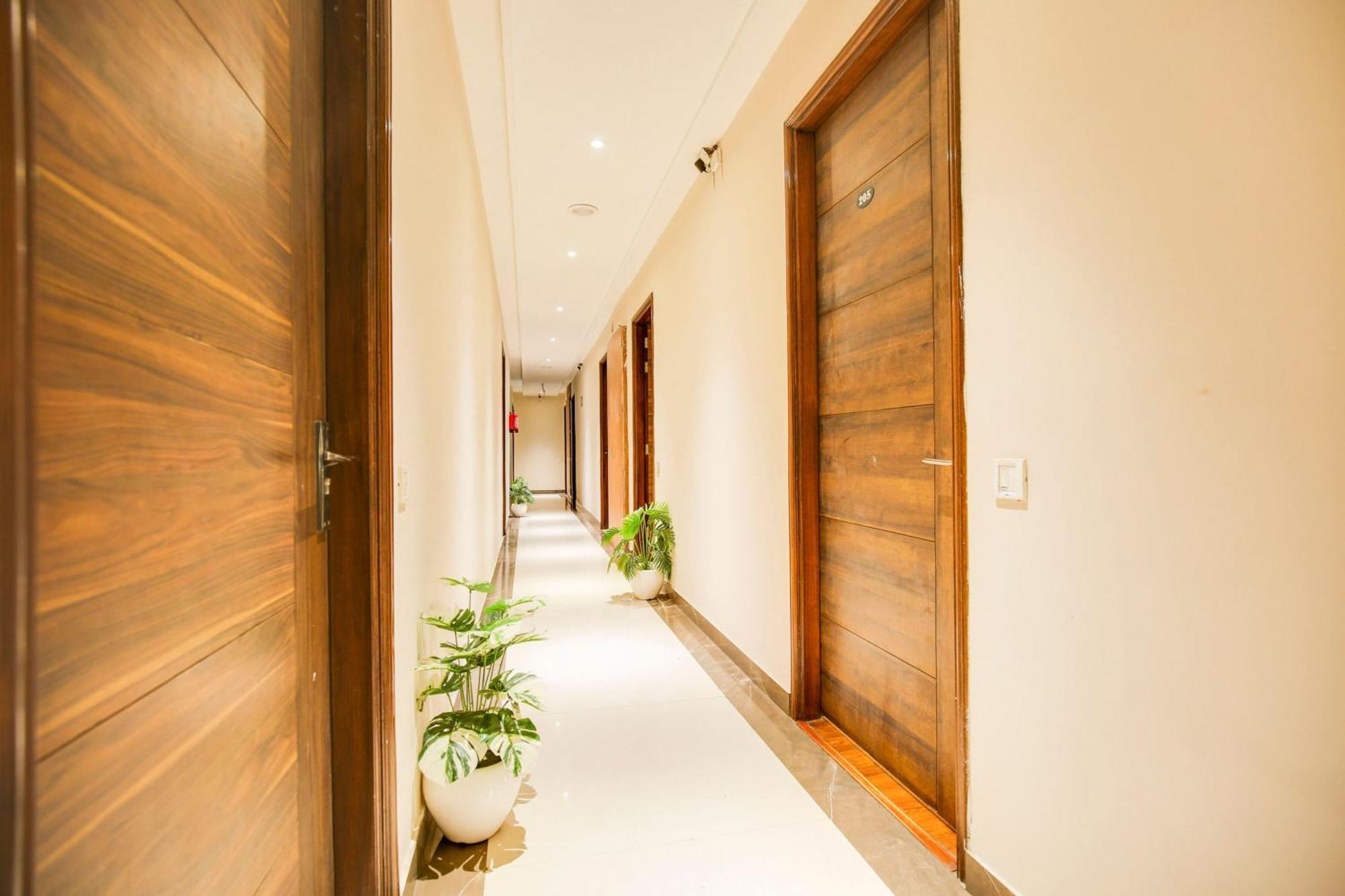 Super Townhouse Grand Fortune Amritsar Exteriör bild